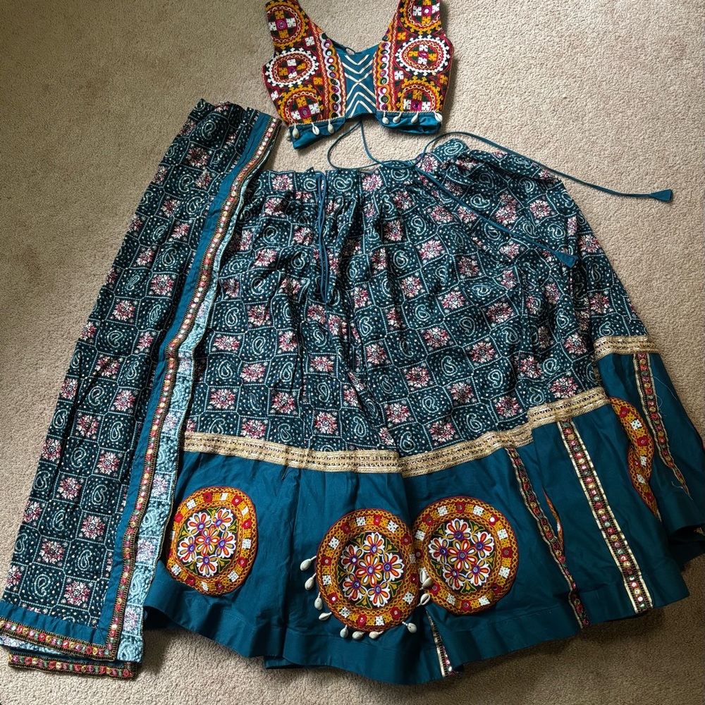 Navratri garba chaniya choli ghagra choli lehenga choli Gujarati